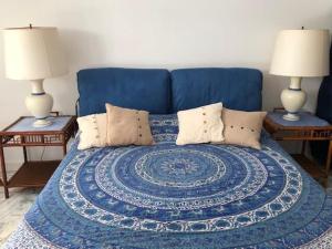 Tempat tidur dalam kamar di Beautiful & luminous apartment - Cannes
