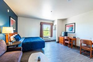 Χώρος καθιστικού στο Vistas 107- Modern studio sleeps 3 with style