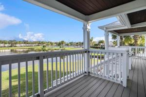 Gallery image of Beautiful Condo in a Yacht Club in St Petersburg