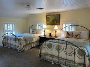 Crockett and Creek B&B 1 block to Main St客房内的一张或多张床位