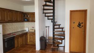 A kitchen or kitchenette at Villa Nesh