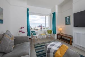 Fotografie z fotogalerie ubytování Beautiful Beachfront House wth Balcony & Sea Views v destinaci Bognor Regis