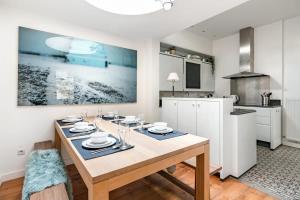 Kuchyň nebo kuchyňský kout v ubytování Family Townhouse in the City Centre