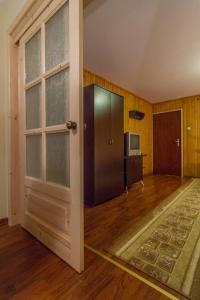 Telewizja i/lub zestaw kina domowego w obiekcie Apartamenty Bukowina