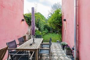 Zahrada ubytování Spacious apartment in Brussels, large private garden