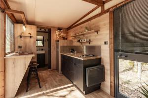 Kuchyň nebo kuchyňský kout v ubytování Gîte Ethic Simple & Chic
