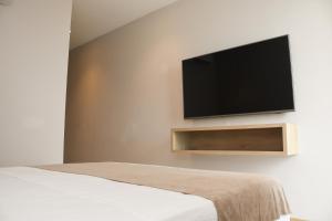 Televisyen dan/atau pusat hiburan di Ciela Hotel