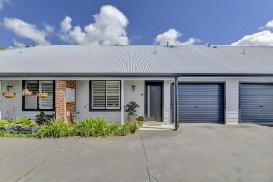 オレンジにあるWarrendine Bliss - Cosy Couples Retreat, CBDの白い家