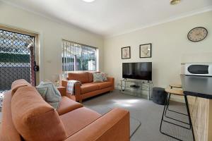 オレンジにあるCentral 2 Bed, 2 Bath Villa - Walk to Townのギャラリーの写真 +14枚の写真