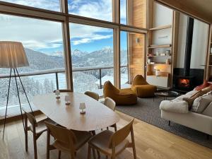 Χώρος καθιστικού στο Spectacular Alpine Home