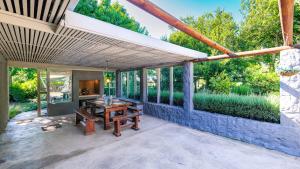 Gallery image of Sherwood Farm in Blanco