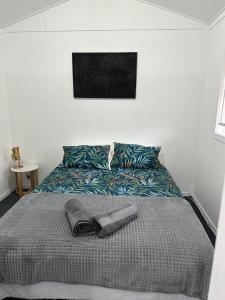 Postel nebo postele na pokoji v ubytování Glamp Two-Five-Oh