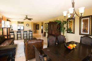 Foto dalla galleria di Classy artsy ocean-view unit near pool at Pacifico in Coco sleeps 6 a Coco