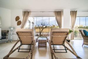 Część wypoczynkowa w obiekcie Beautiful apartment at La Torre Golf Resort with large terrace - MO4212LT