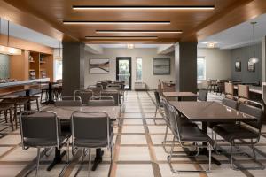 Restaurace v ubytování DoubleTree by Hilton North Salem