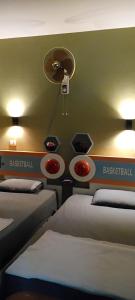 En eller flere senge i et værelse på Porto Matruh - Your Family's Peaceful Summer Stay
