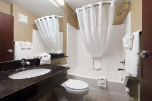 Ванная комната в Sonesta Essential Gonzales TX