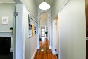 Gallery image of Darling St - Charming CBD Abode in Dubbo