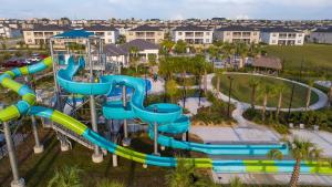 ein Bild eines Wasserparks in einem Resort in der Unterkunft La Patrona: 5Bd w Private Pool & Waterpark @ Champions Gate 8919 in Kissimmee