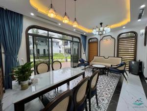 Afbeelding uit fotogalerij van Rosa Villa - Sonasea - Vân Đồn in Thâm Câu +23 foto's