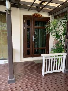 En balkon eller terrasse på The Siam Heritage Hotel