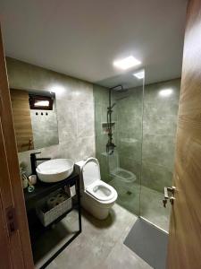 Ένα μπάνιο στο Cottage house of light B