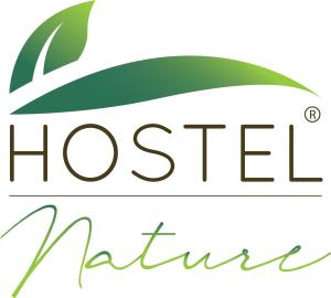 Hostel Nature في زامبوجيرا دو مار: شعار للمطبخ hosier