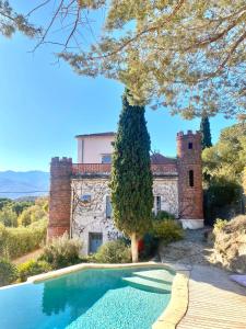Πισίνα στο ή κοντά στο Château de la Sybille, vue imprenable sur le Canigou et les Orgues d'Ille sur Têt