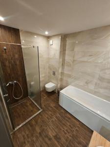 Et badeværelse på Family Hotel Delta