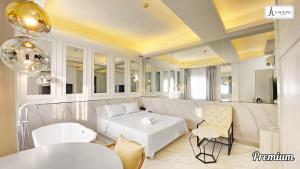 Posezení v ubytování A In Hotel Atistar + 37 fotografií