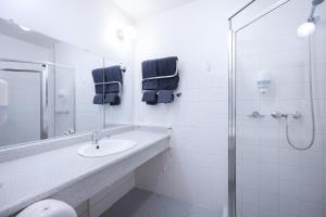 Koupelna v ubytování Peoleo Hotell + 32 fotografií