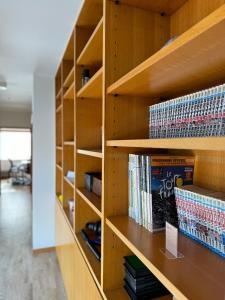 Biblioteca nella casa vacanze