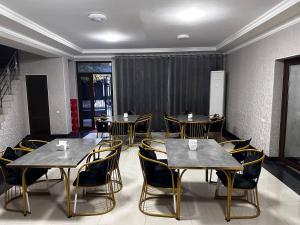Χώρος καθιστικού στο The Moon Tashkent Hotel