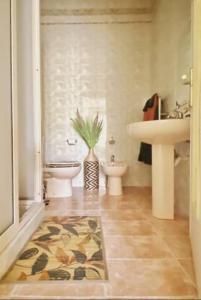 Koupelna v ubytování Top location Sliema stylish rooms