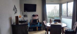 TV o dispositivi per l'intrattenimento presso Casa Del Cargol terrasse plein sud avec vue et garage