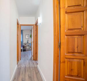 Kép EST1-SPACIOUSS appartment in the BEACH, BBQ, downtonwn, parking, fast WIFI Fibre szállásáról Rosesben a galériában