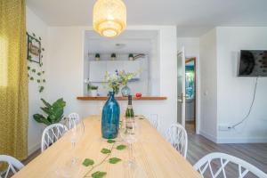 Kép EST1-SPACIOUSS appartment in the BEACH, BBQ, downtonwn, parking, fast WIFI Fibre szállásáról Rosesben a galériában