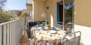 Kép EST1-SPACIOUSS appartment in the BEACH, BBQ, downtonwn, parking, fast WIFI Fibre szállásáról Rosesben a galériában