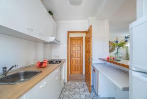 Kép EST1-SPACIOUSS appartment in the BEACH, BBQ, downtonwn, parking, fast WIFI Fibre szállásáról Rosesben a galériában