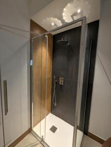 Ένα μπάνιο στο MAGi house +38 φωτογραφίες