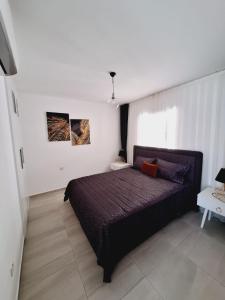 Легло или легла в стая в Thalassa Beach Resort: Charming One-Bedroom Retreat