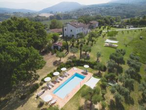 The swimming pool at or close to Relais Casale Valigi