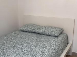 Posteľ alebo postele v izbe v ubytovaní Apartamenty Gołębia-Economic