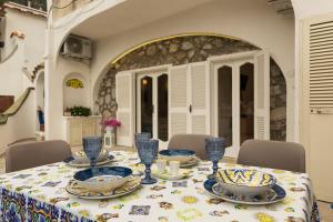 Billede fra billedgalleriet på Casa Flavia Positano Center - 5 minutes to beach and 4 Air conditioning i Positano