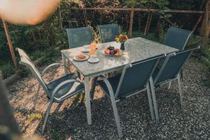 Vonkajšia záhrada v ubytovaní Armonia Altach, 2-6 P, 2 Schlafzimmer, Küche, Parkplatz, Balkon, Wifi, Garten, Stellplatz für Ski