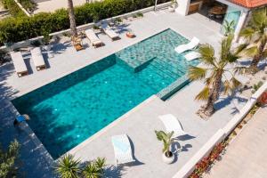 Bazén v ubytování New Luxury Beach Villa nebo v jeho okolí + 107 fotografií