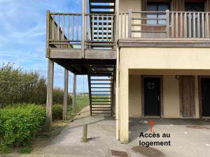 Balcon ou terrasse dans l'établissement Brise de mer sur la naturelle, Studio à Wimereux , parking