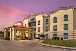 een weergave van een hotel bij Comfort Inn Greenville I-65 in Greenville