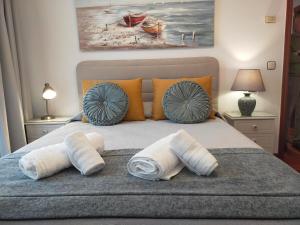 A bed or beds in a room at El Pozu las Ranas