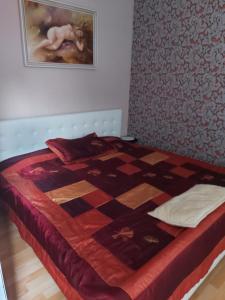 Posteľ alebo postele v izbe v ubytovaní Corner Apartman 5